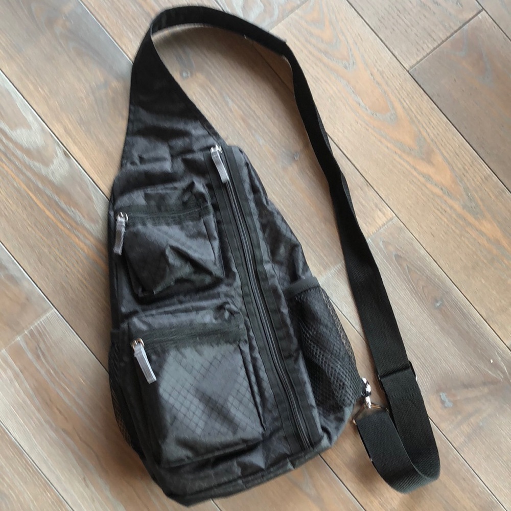 31 bags black crossbody thirty one